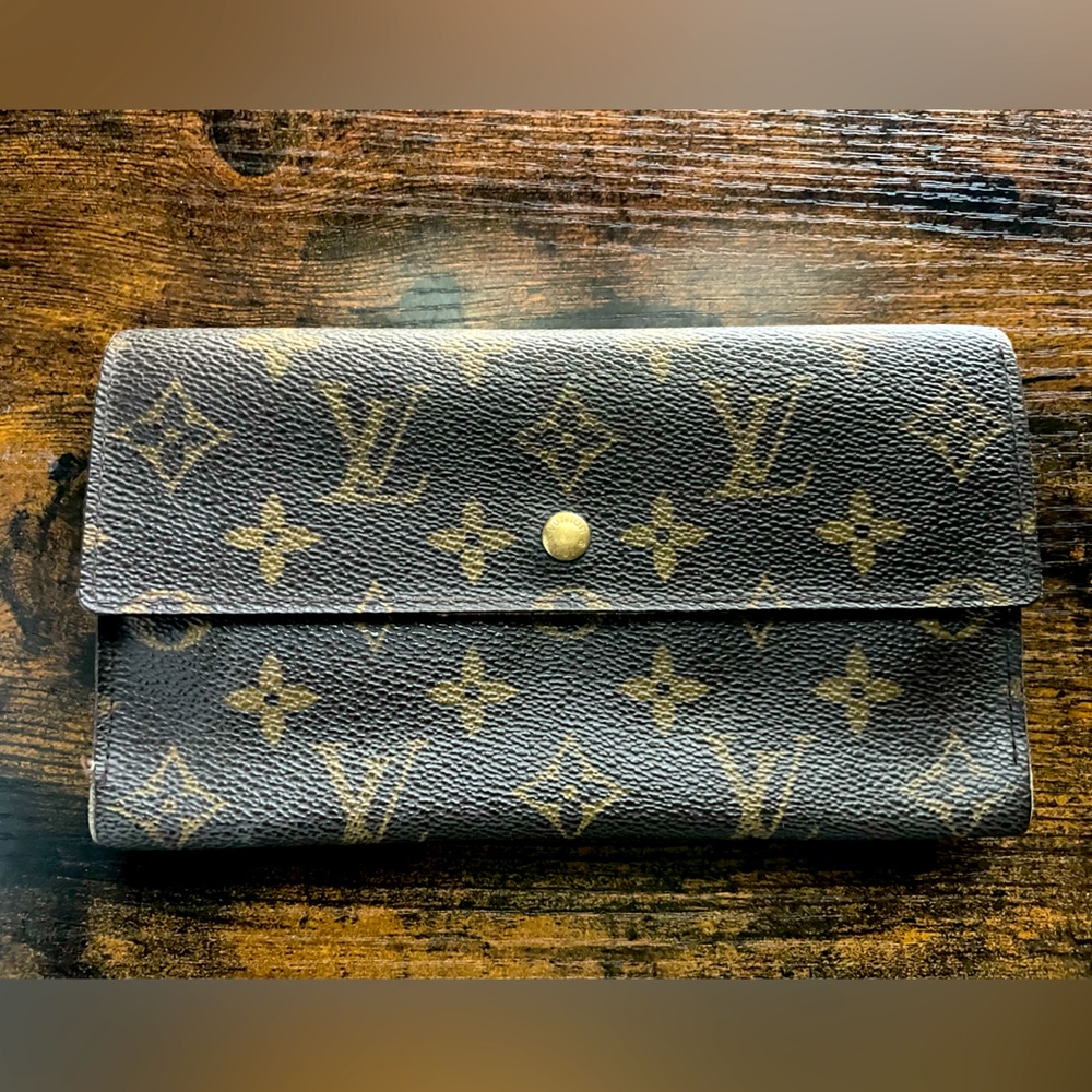 Louis Vuitton Monogram w Wallet/Purse